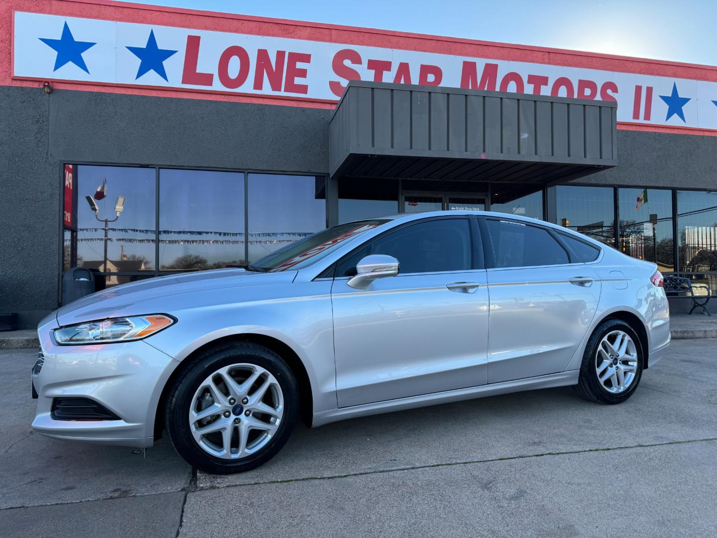 2016 SILVER FORD FUSION SE (3FA6P0H77GR) , located at 5900 E. Lancaster Ave., Fort Worth, TX, 76112, (817) 457-5456, 0.000000, 0.000000 - Photo#0